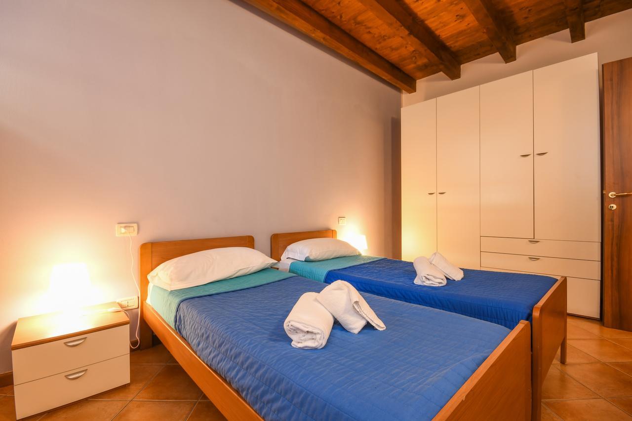 Residence Corte Ferrari -Ciao Vacanze- Moniga del Garda Exterior foto