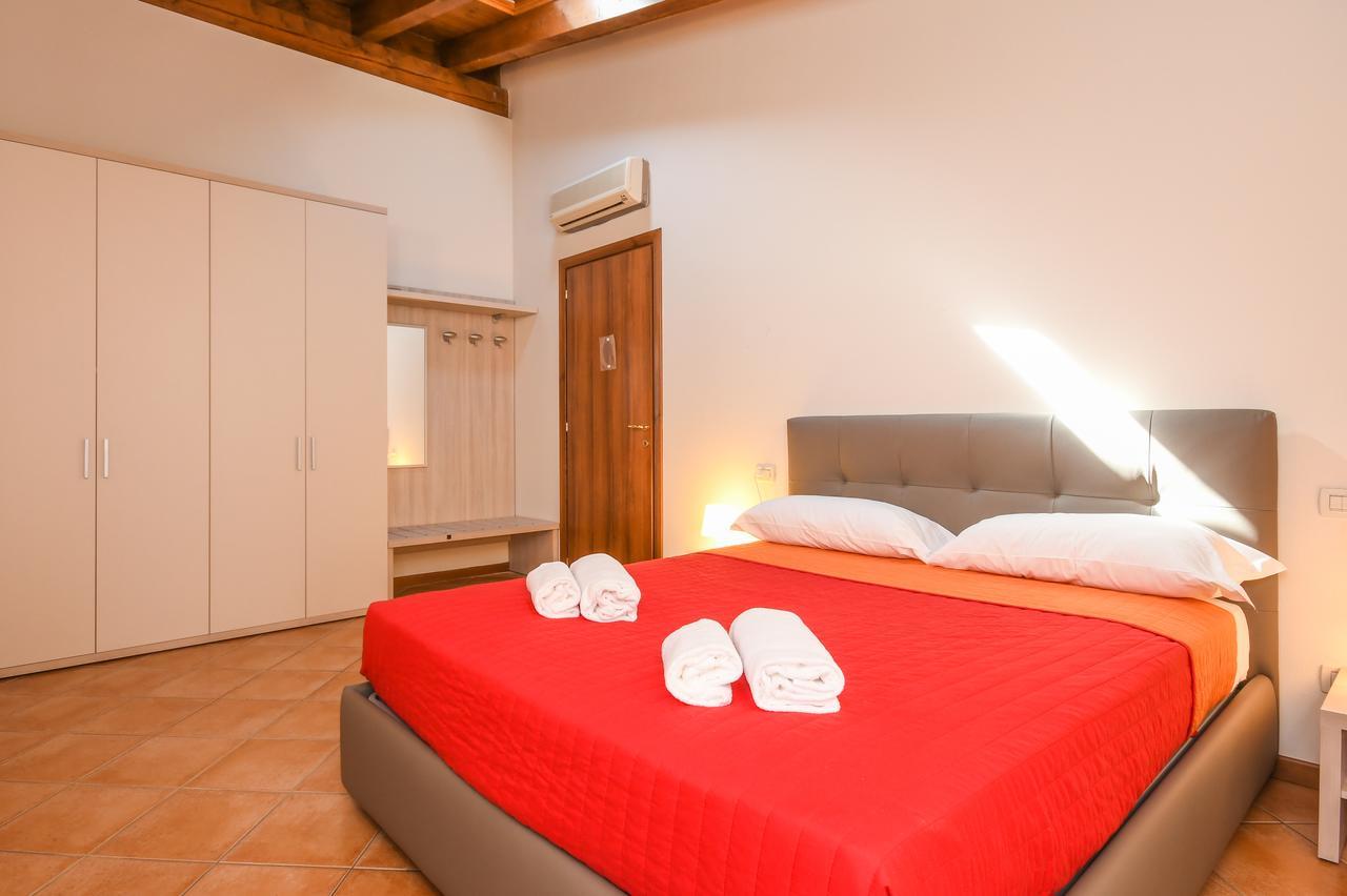 Residence Corte Ferrari -Ciao Vacanze- Moniga del Garda Exterior foto